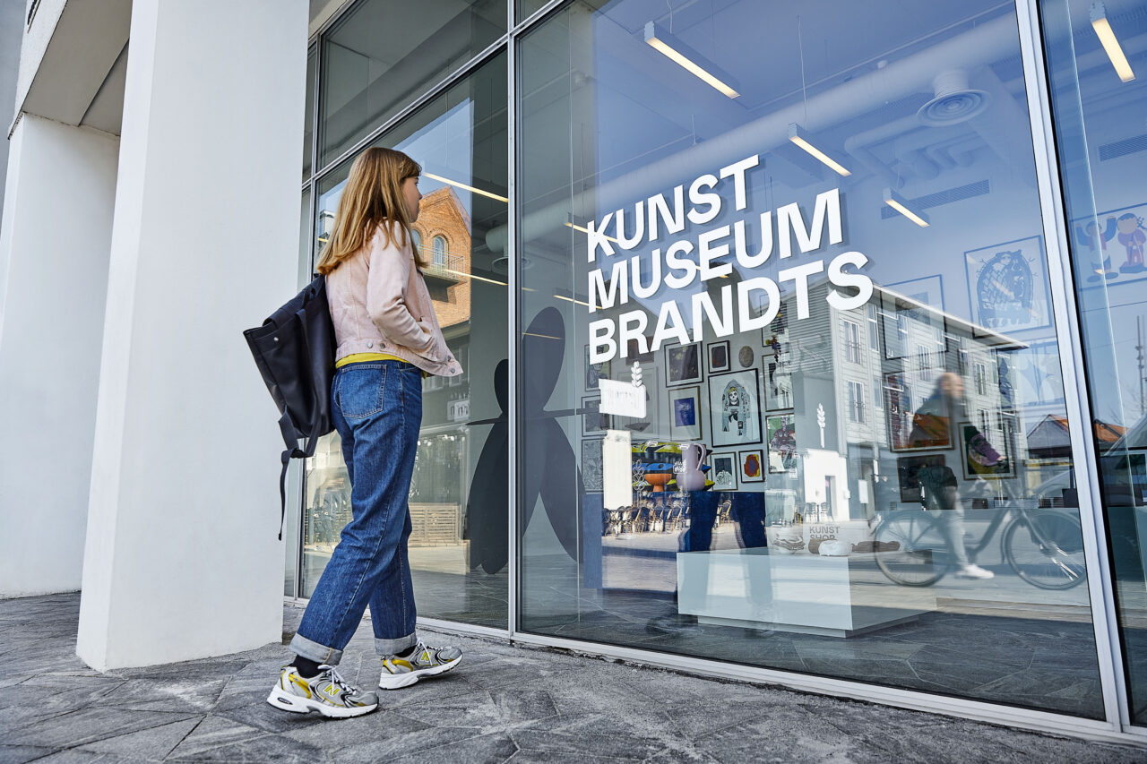 Brandts udefra